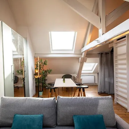 Charming Studio Close To Train Stations Near Old Welkeys