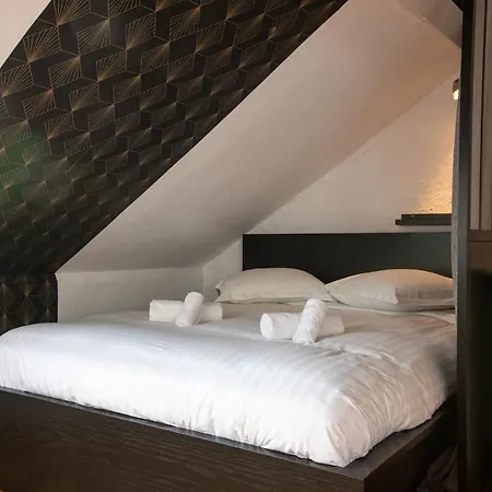 Charming Studio Close To Train Stations Near Old Welkeys