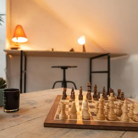 Charming Studio Close To Train Stations Near Old Welkeys